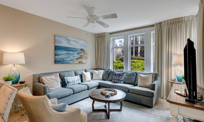 Baytowne Wharf Condo | Corner 2BR Lock-Off w/Walk-Out Patio – Steps to Pool & Wharf