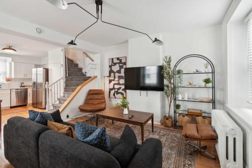 Manayunk House | Corner Rowhome with Parking Sleeps 8