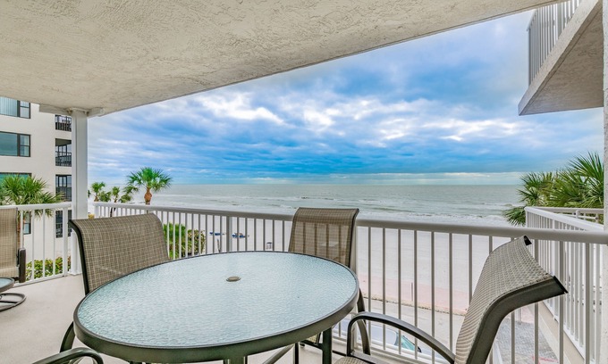 Madeira Beach Condo | Corner Unit Directly Overlooking the Beautiful Gulf of Mexico