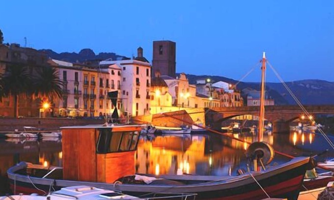 Bosa Historic Centre Hotel | Corte Fiorita Albergo Diffuso