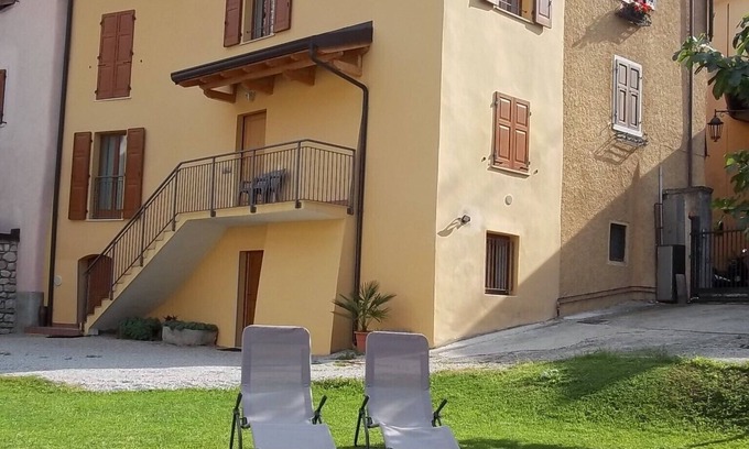 Torbole sul Garda House | Corte Verde house with Nago-Torbole garden