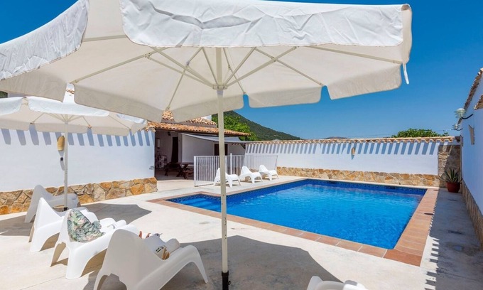 Las Lagunillas Villa | Cortijo El Llano de Priego Priego de Córdoba by Ruralidays