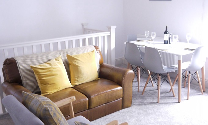 Grassington Apartment | Cosy 2 Bed Flat Overlooking Grassington Square