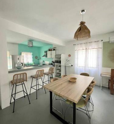 La Preneuse House | Cosy 2BD Home-Only 7 Mins walk to La Preneuse Beach & Shops