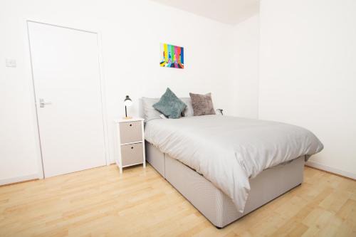 Everton Apartment | Cosy 2BR Flat Near Anfield & Goodison, Liverpool