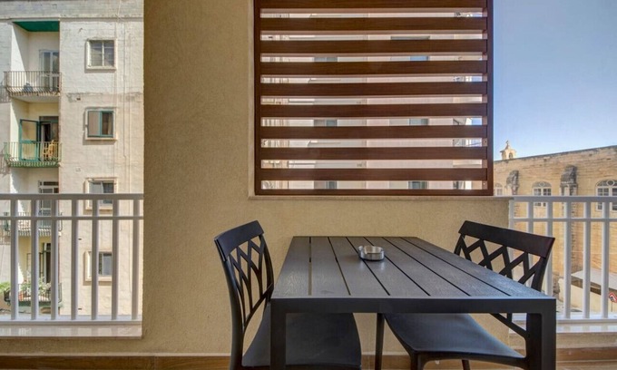 Il-Balluta Apartment | Cosy 3BR home with Private Terrace in Sliema