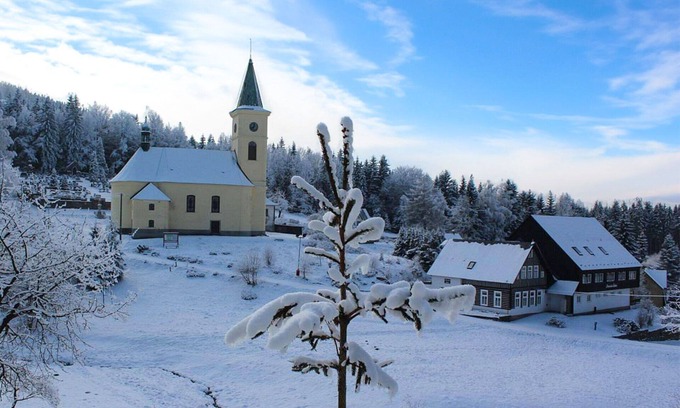 Albrechtice v Jizerskych horach Apartment | Cosy apartment for 4 guests with WIFI, TV and balcony