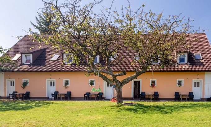 Rabyne Apartment | Cosy apartment for 5 guests with WIFI, patio, pets allowed and panoramic view