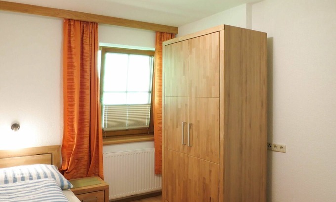 Holdernach Apartment | Cosy apartment for 8 people with WIFI, TV, balcony and parking
