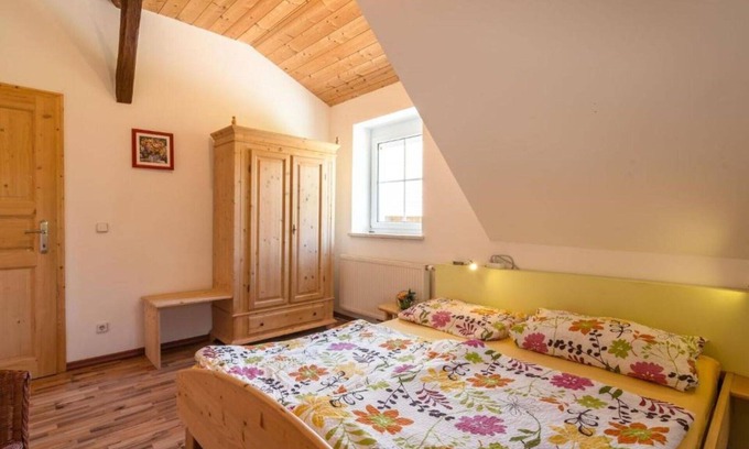 Rupertiberg Apartment | Cosy apartment for 8 people with pool, WIFI, TV, patio and pets allowed