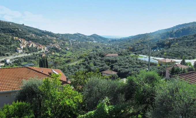 Dolcedo Apartment | Cosy apartment for 10 guests with WIFI, private pool, TV and patio