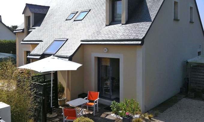 Lancieux Apartment | Cosy apartment for 4 people with WIFI, TV, terrace and pets allowed