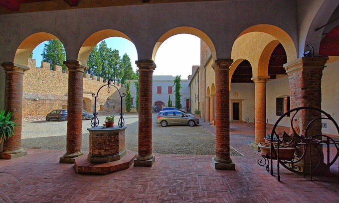 Certaldo Alto Apartment | Cosy apartment for 4 guests with WIFI, A/C, TV and panoramic view, close to San Gimignano