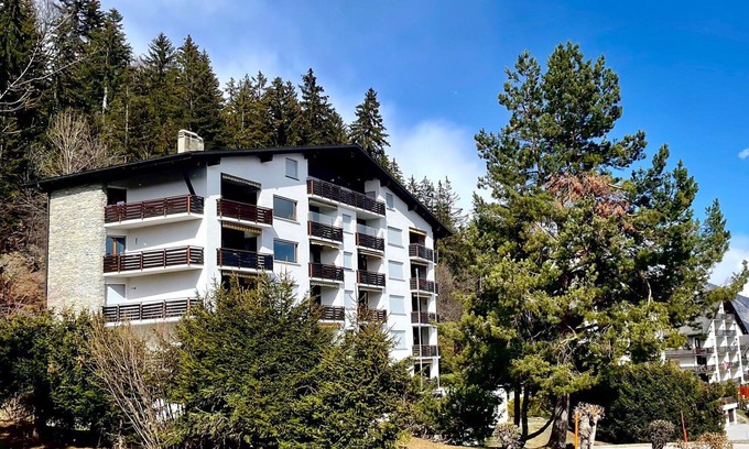 Randogne Apartment | Cosy apartment for 4 guests with WIFI, TV, balcony and pets allowed