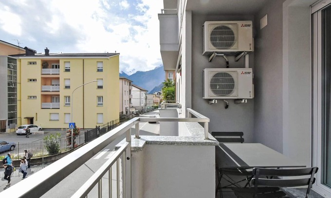 Chiavenna Apartment | Cosy apartment for 4 people with A/C, WIFI, TV and terrace