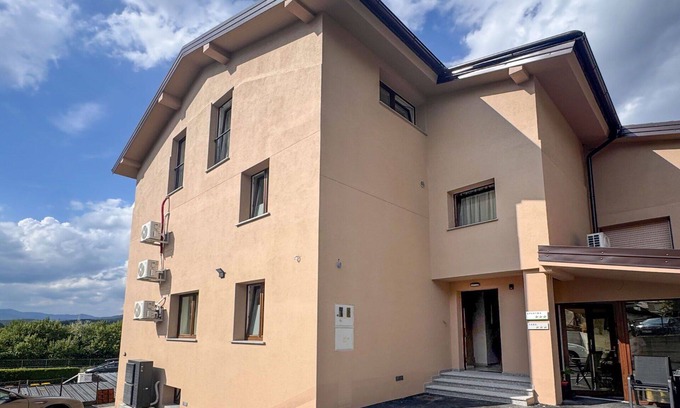 Postojna Apartment | Cosy apartment for 4 people with A/C, WIFI, TV and panoramic view