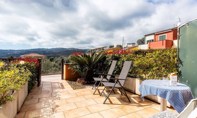 Civezza Apartment | Cosy apartment for 5 people with WIFI, terrace and pets allowed