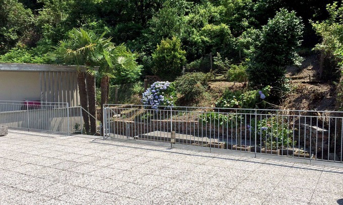Tremona Apartment | Cosy apartment for 6 guests with WIFI, TV, terrace, pets allowed, panoramic view and parking