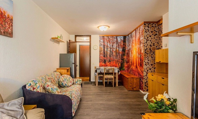 Mezzana Apartment | Cosy apartment for 6 people with WIFI, TV, patio and panoramic view