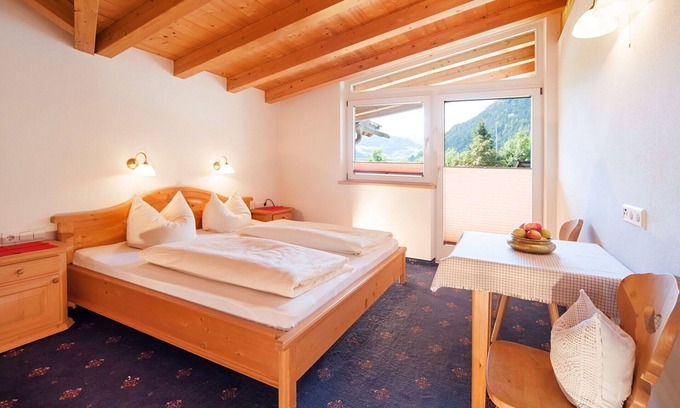 Zillertal Apartment | Cosy apartment for 8 guests with WIFI, TV and balcony