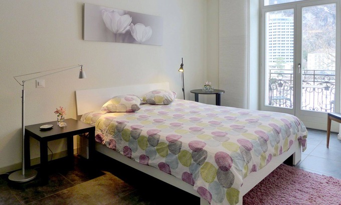 Central Interlaken Apartment | Cosy apartment for 4 guests with WIFI, TV, balcony and panoramic view