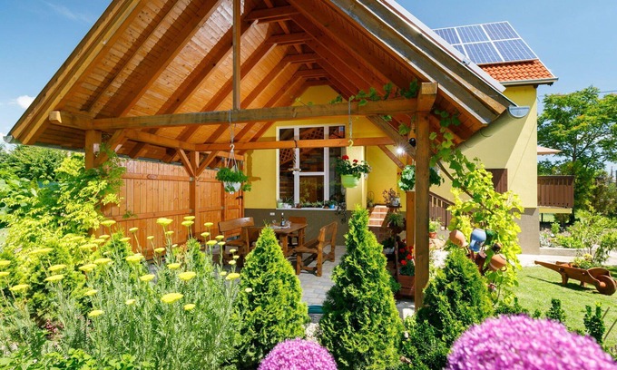 Velence Apartment | Cosy apartment for 4 guests with A/C, WIFI, TV and terrace
