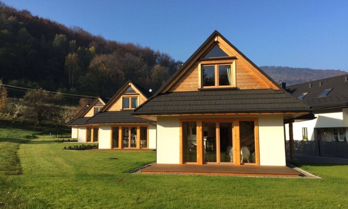 Szczyrk House | Cosy apartment in villa for 8 guests with WIFI, TV, terrace and panoramic view