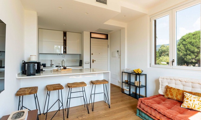 Cisano sul Neva Apartment | Cosy apartment for 4 people with A/C