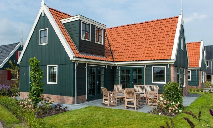 Starnmeer House | Cosy apartment in villa for 6 people with WIFI, TV, terrace and parking