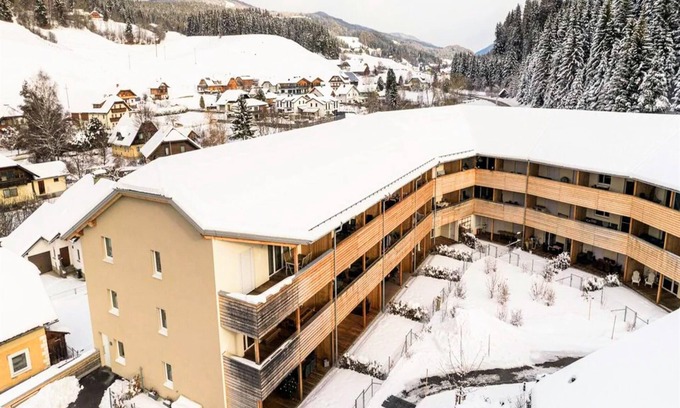 Tamsweg Apartment | Cosy apartment with large balcony