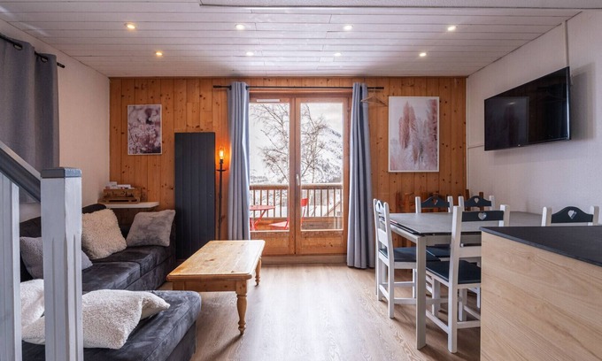 Saint-Sorlin-d'Arves Apartment | Cosy apt 8 ppl, mountain view, pool, parking