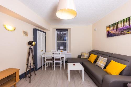 Tollcross Apartment | Cosy Central Apartment by the Meadows 7