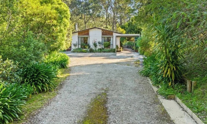 Tyers Cottage | Cosy cottage ‘’Nestlé in Boulton’’ in the township of Tyers