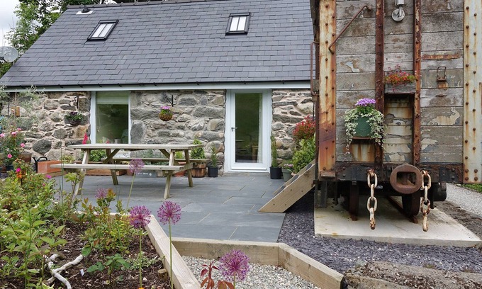 Bala Apartment | Cosy detached guest annexe in Bala