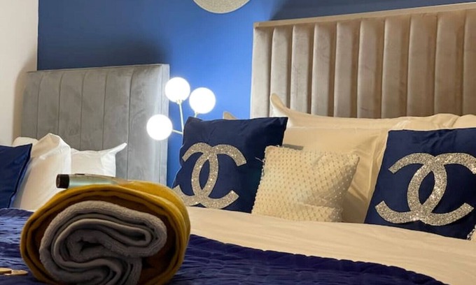 Motherwell Apartment | COSY HLA HOLYTOWN APARTMENT