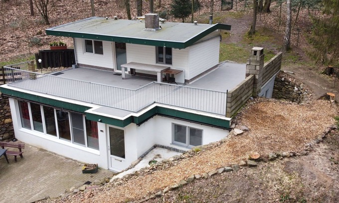Dilsen-Stokkem House | Cosy holiday home in the forests, very suitable for groups