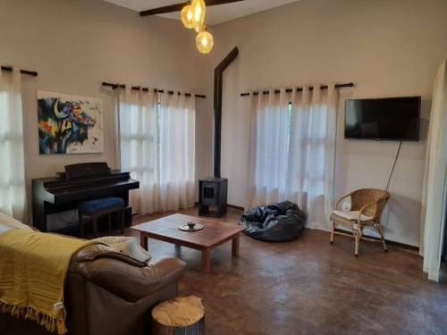 Mbabane House | Cosy Home on BedRock Base