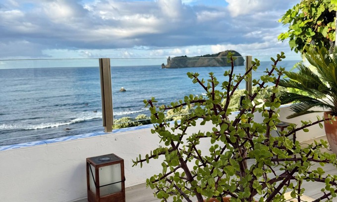 Vila Franca do Campo House | Cosy house with a magnificent ocean view