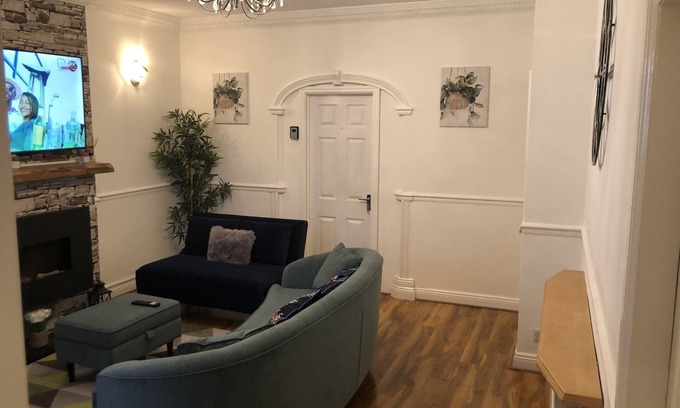 Failsworth House | Cosy house with easy access to public transport