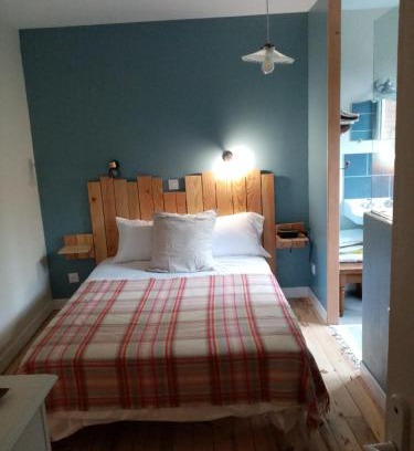 Cordes-sur-Ciel Apartment | cosy logis et son écrin de verdure