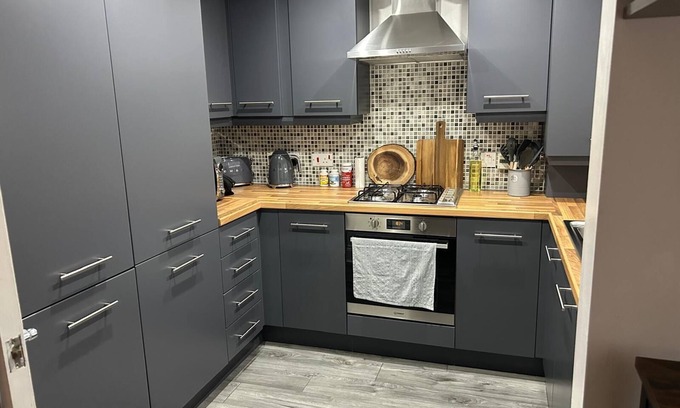 Durham House | Cosy Modern Double Room Fully Equipped