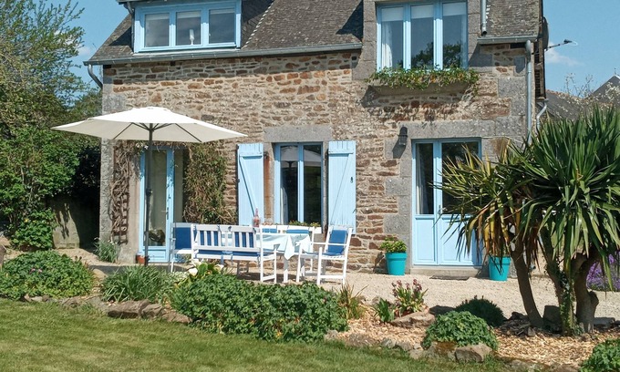 Saint-Helen Cottage | Cosy Rural Country Cottage with fabulous views (2 Bedrooms, Sleeps 4) Near Dinan