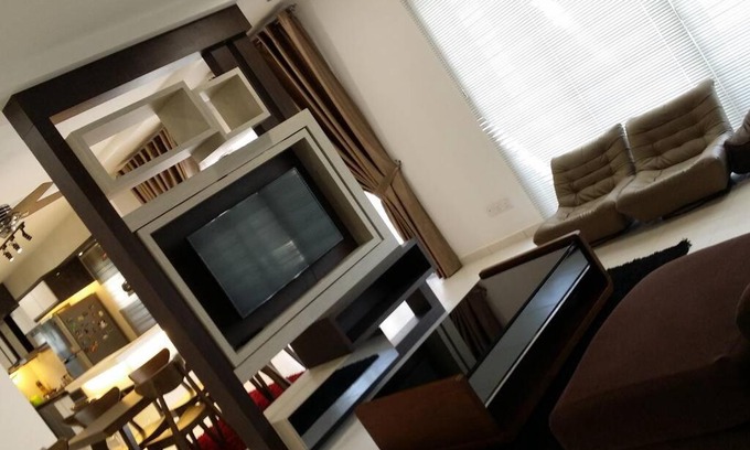 Sri Gading House | Cosy Spacious Homestay in Central Batu Pahat with Wifi & GENTING Clubhouse