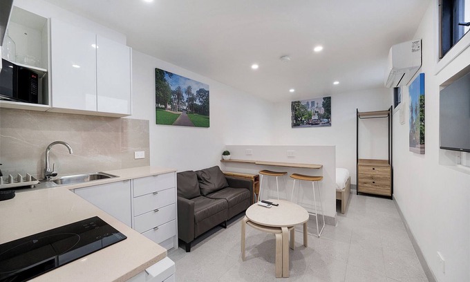 Redfern Apartment | Cosy Studio