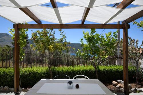 Porto Germeno Apartment | Cosy studio overlooking Porto Germeno gulf