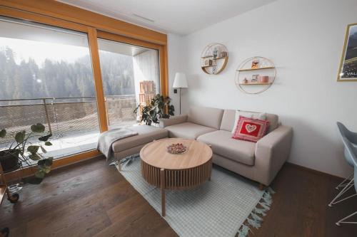 Laax Apartment | Cosy, stylish new flat with spa and gym & shuttle to ski lifts