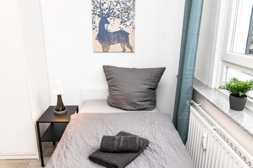 Iserlohn Apartment | CosyHomes24 - centrally with balcony and garage - IL01b