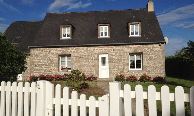 Reville Cottage | COTENTIN, SEASIDE, NICE INDEPENDENT COUNTRY CLASS 4 STARS 8 PEOPLE