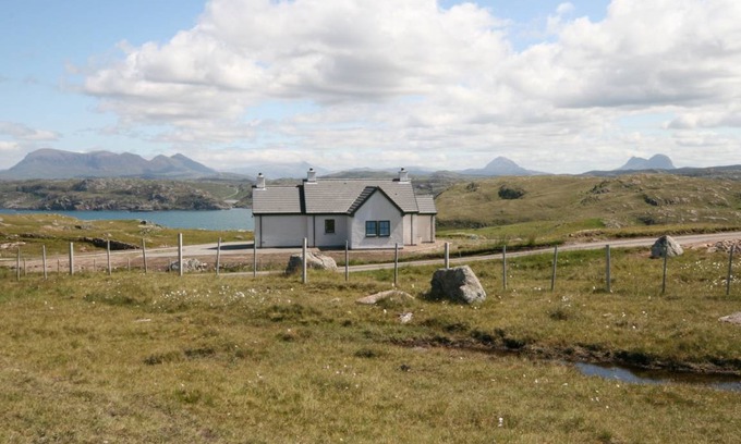Clachtoll Cottage | Cottage ∙ 2 bedrooms ∙ 4 guests