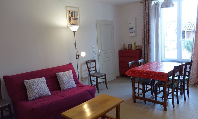 Benon Cottage | Cottage 5 to 7 people. 20 mins from La Rochelle, 10 mins from the Marais Poitevin.